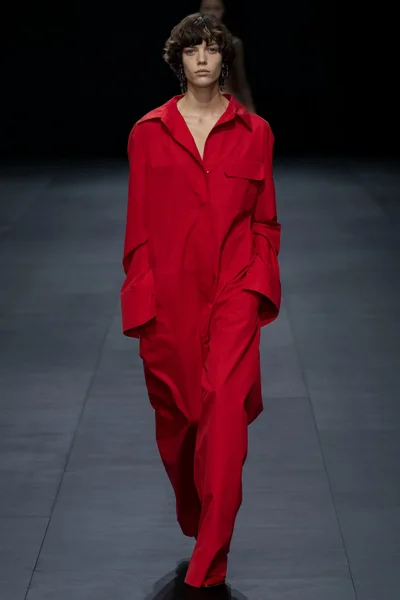 Look 28